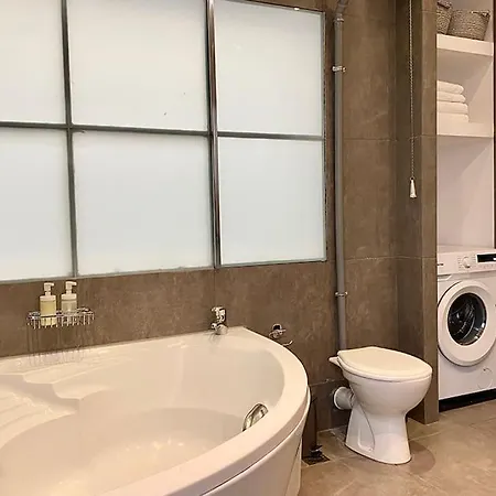 3-bedroom Central, Spacious And Bright Apartment. * Heraklion (Crete)