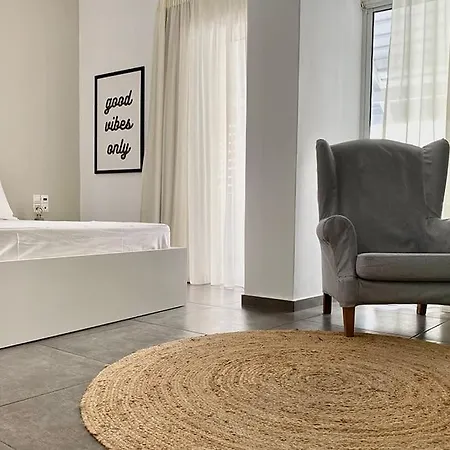 3-bedroom Central, Spacious And Bright Apartment. *